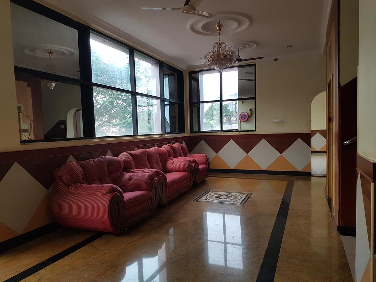 Hotel Subhalakshmi Palace กาไรก์กูดี ภายนอก รูปภาพ