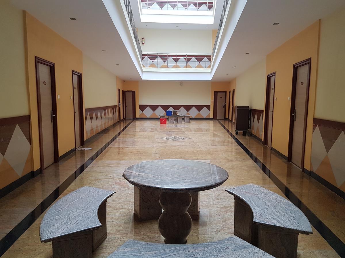 Hotel Subhalakshmi Palace กาไรก์กูดี ภายนอก รูปภาพ