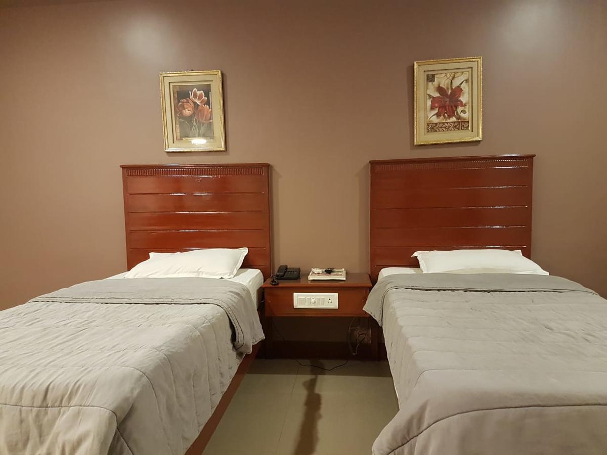 Hotel Subhalakshmi Palace กาไรก์กูดี ภายนอก รูปภาพ