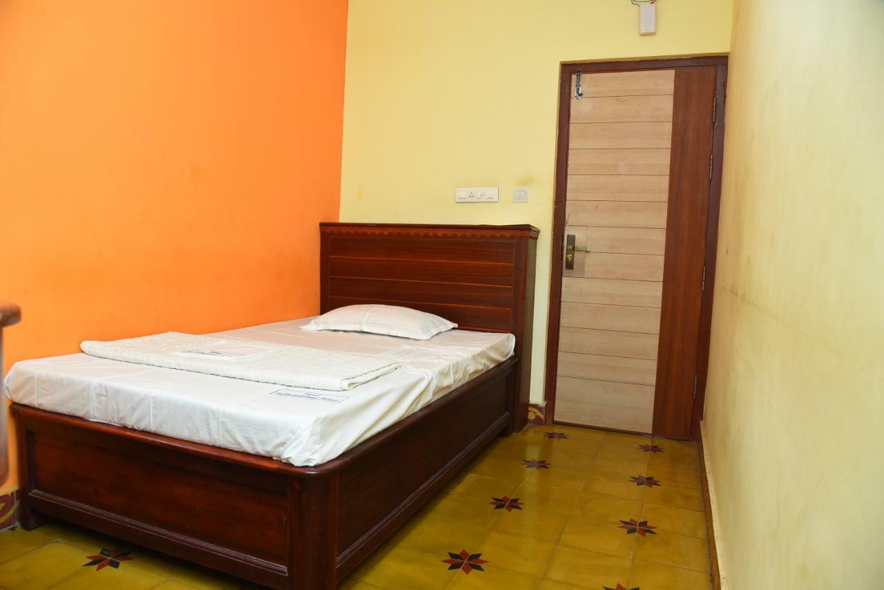 Hotel Subhalakshmi Palace กาไรก์กูดี ภายนอก รูปภาพ
