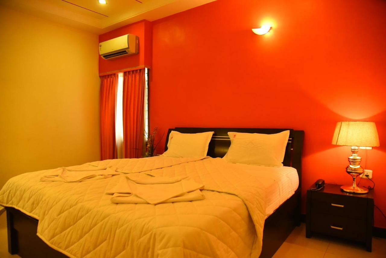Hotel Subhalakshmi Palace กาไรก์กูดี ภายนอก รูปภาพ