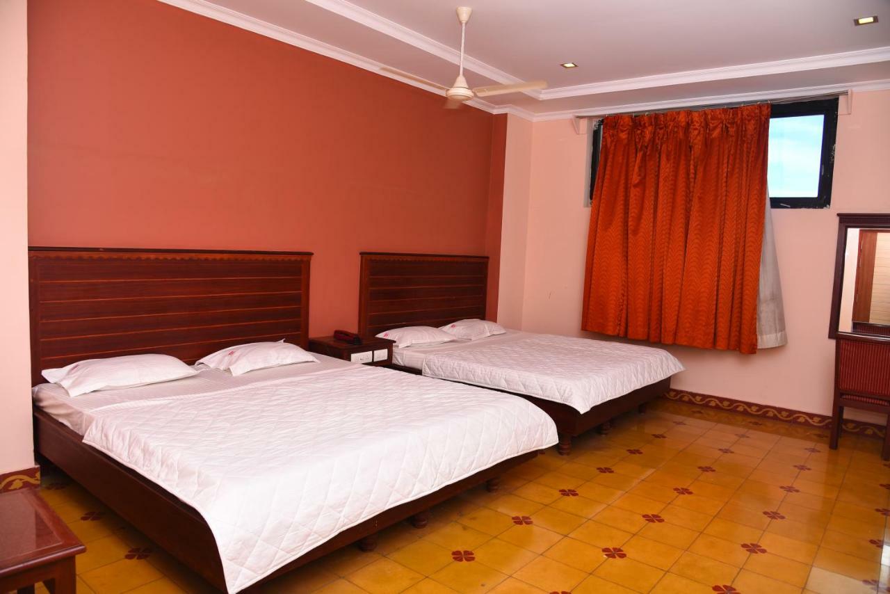Hotel Subhalakshmi Palace กาไรก์กูดี ภายนอก รูปภาพ