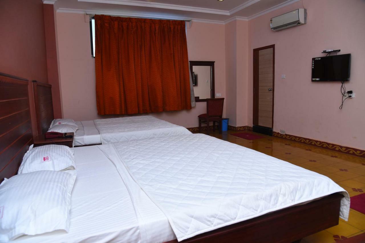 Hotel Subhalakshmi Palace กาไรก์กูดี ภายนอก รูปภาพ
