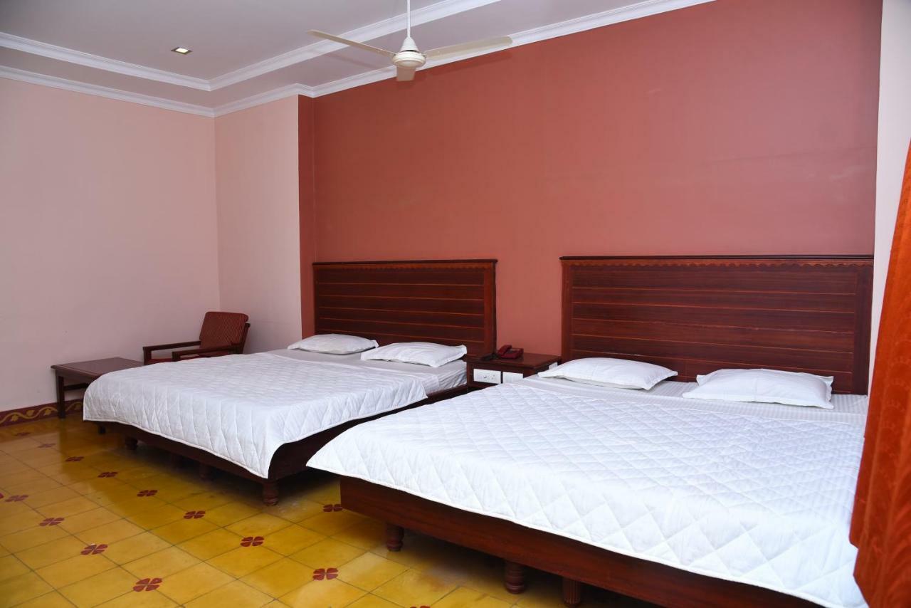 Hotel Subhalakshmi Palace กาไรก์กูดี ภายนอก รูปภาพ