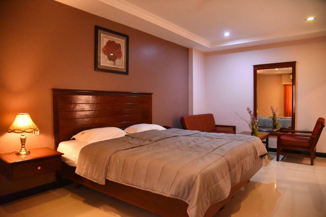 Hotel Subhalakshmi Palace กาไรก์กูดี ภายนอก รูปภาพ