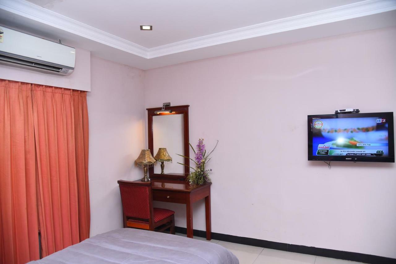 Hotel Subhalakshmi Palace กาไรก์กูดี ภายนอก รูปภาพ
