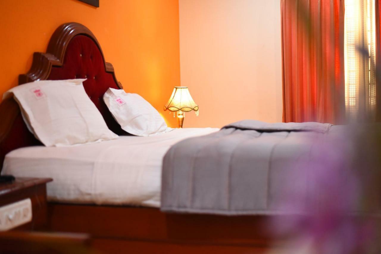 Hotel Subhalakshmi Palace กาไรก์กูดี ภายนอก รูปภาพ